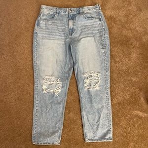 Abercrombie MOM jeans. Tags on. Never worn